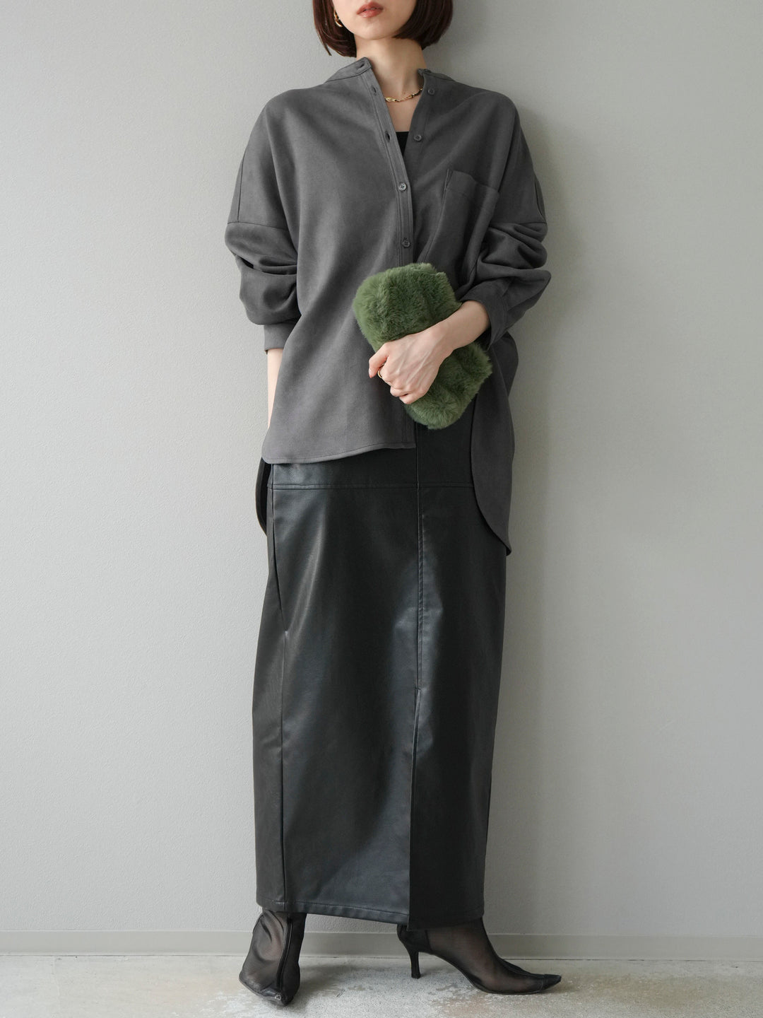 [予約]フェイクレザーフロントスリットスカート/ブラック