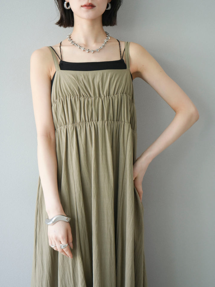 [SET]レーヨンシャーリングキャミワンピース+カップ付きバッククロスキャミソール(2set)