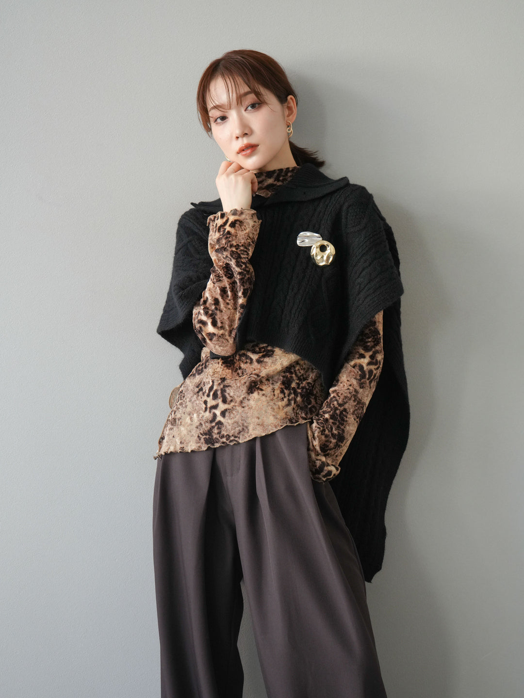 [予約]ケーブル編みニットケープ/ブラック