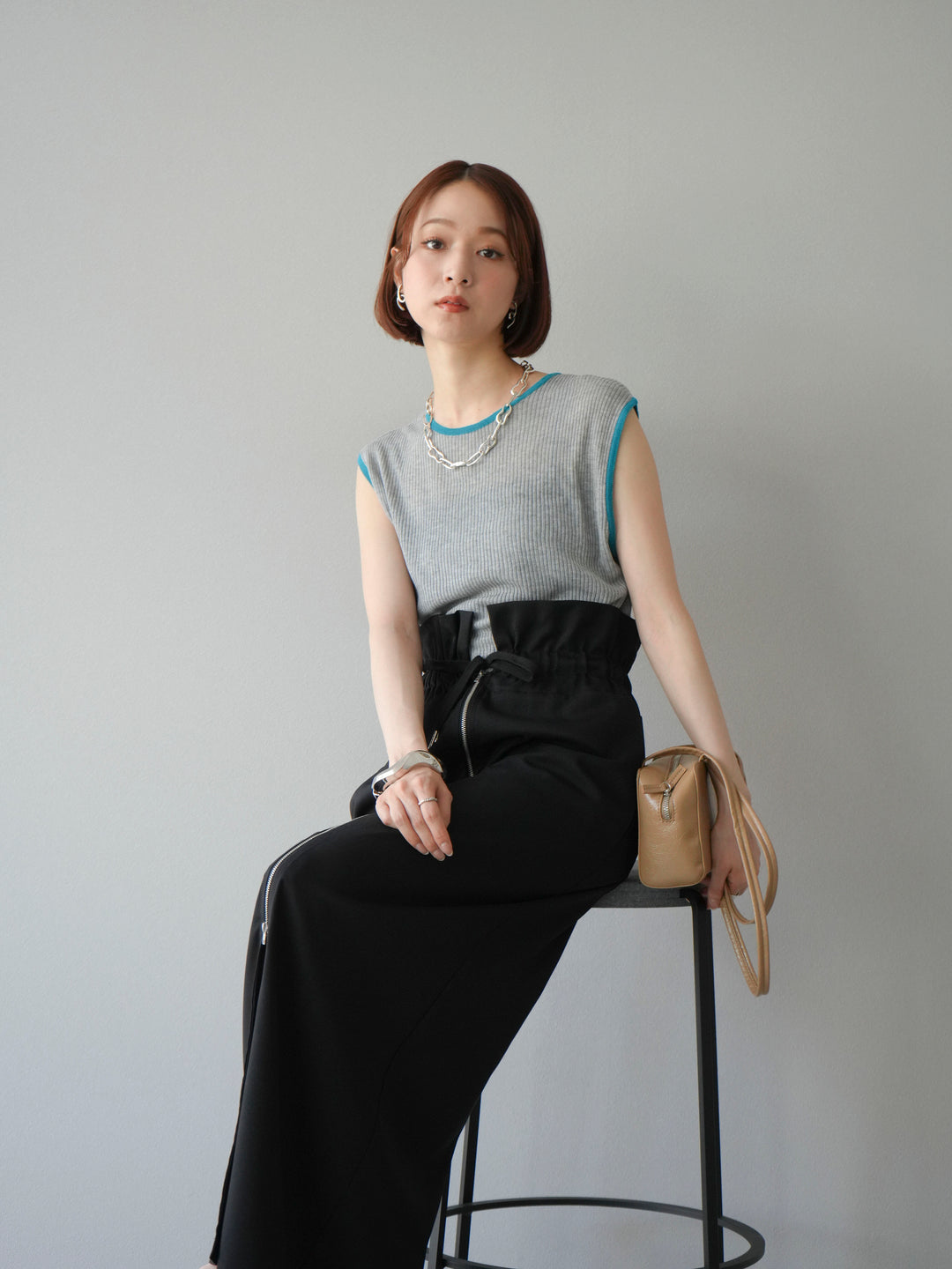 [予約]リネンタッチ配色ニットノースリーブプルオーバー/モクグレー