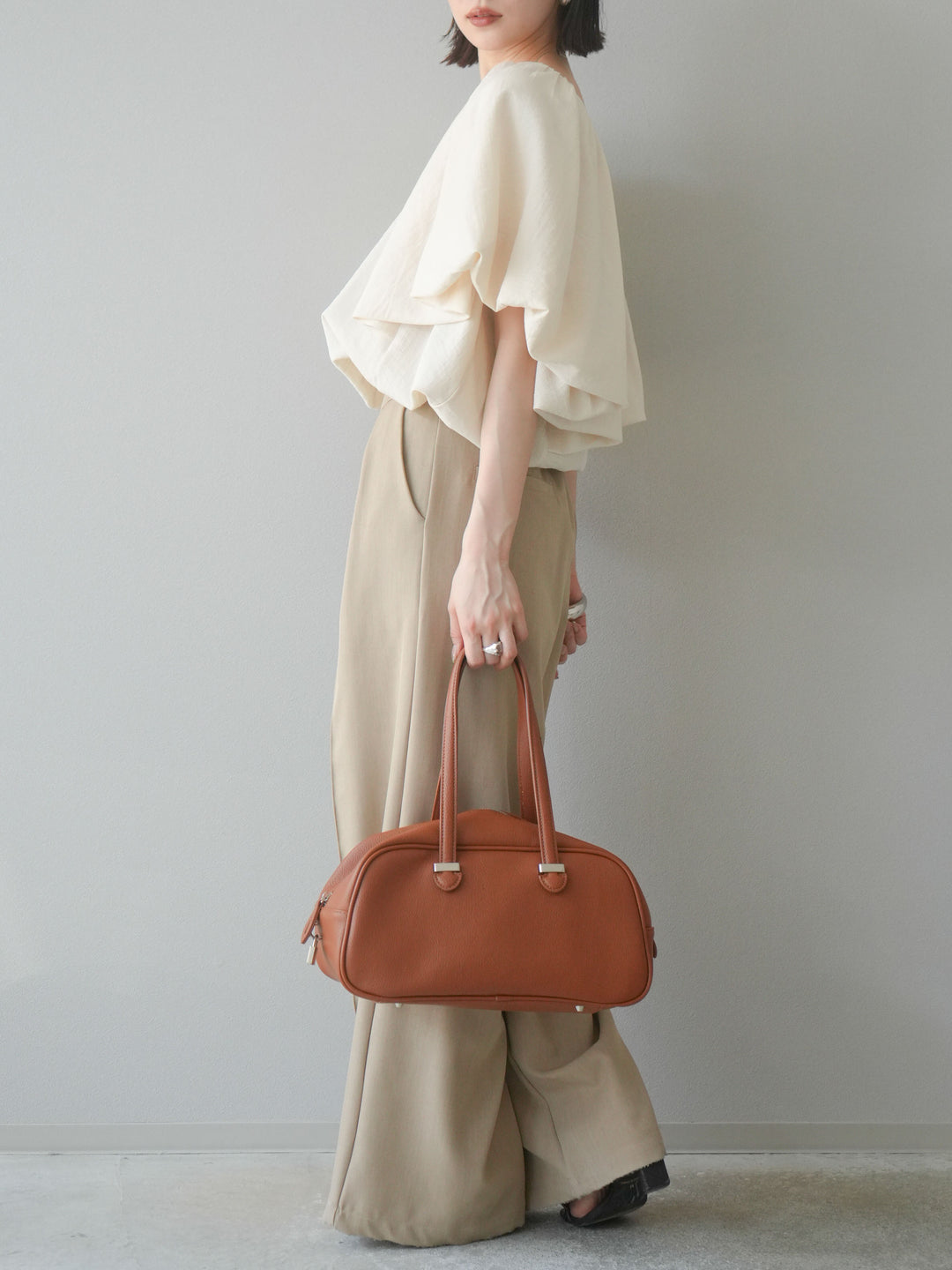 [SET] 燈籠袖褶襉設計上衣 + 拉鍊褶襉寬褲 (2 套)