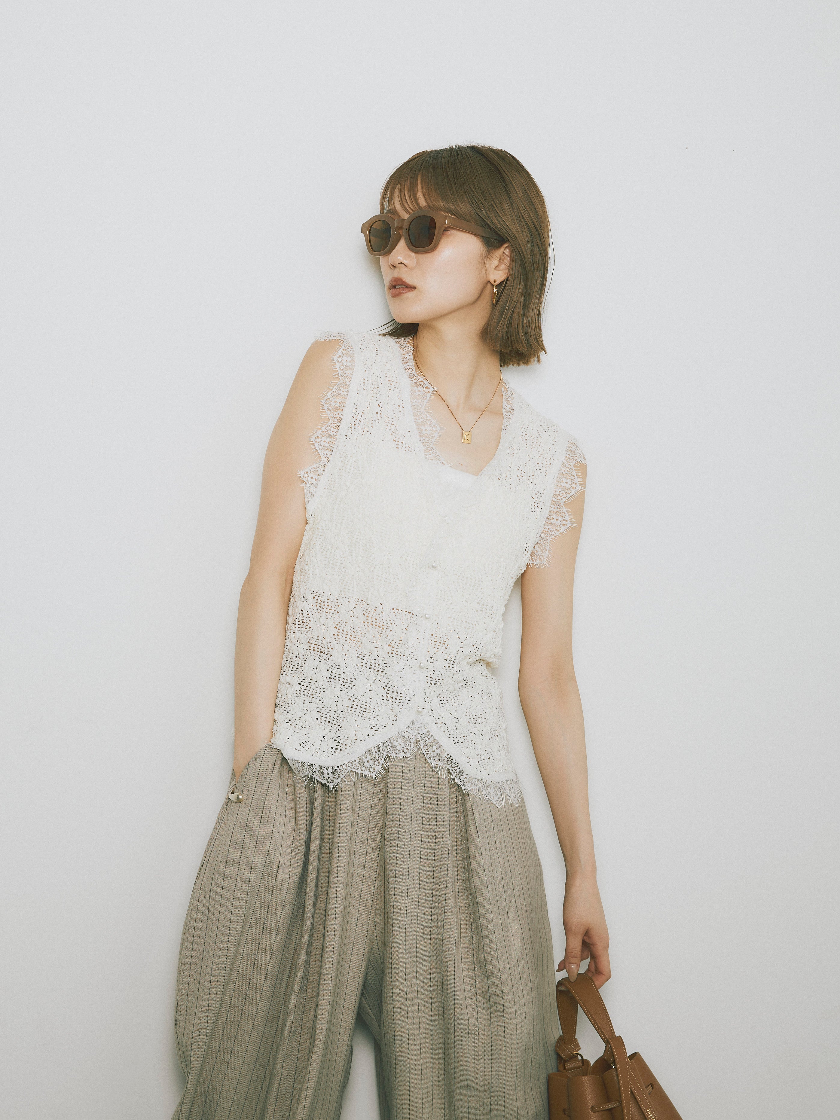 予約]レース切替テープヤーンノースリーブトップス/オフホワイト – Lumier