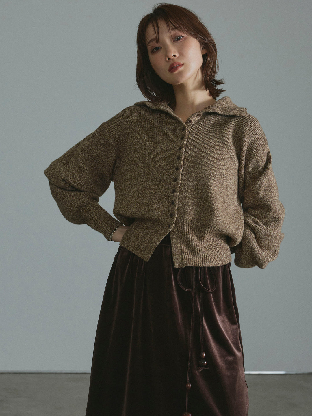 【Allure】[SET]ミックスハイネックカーディガン+ベロアナロースカート(2set)