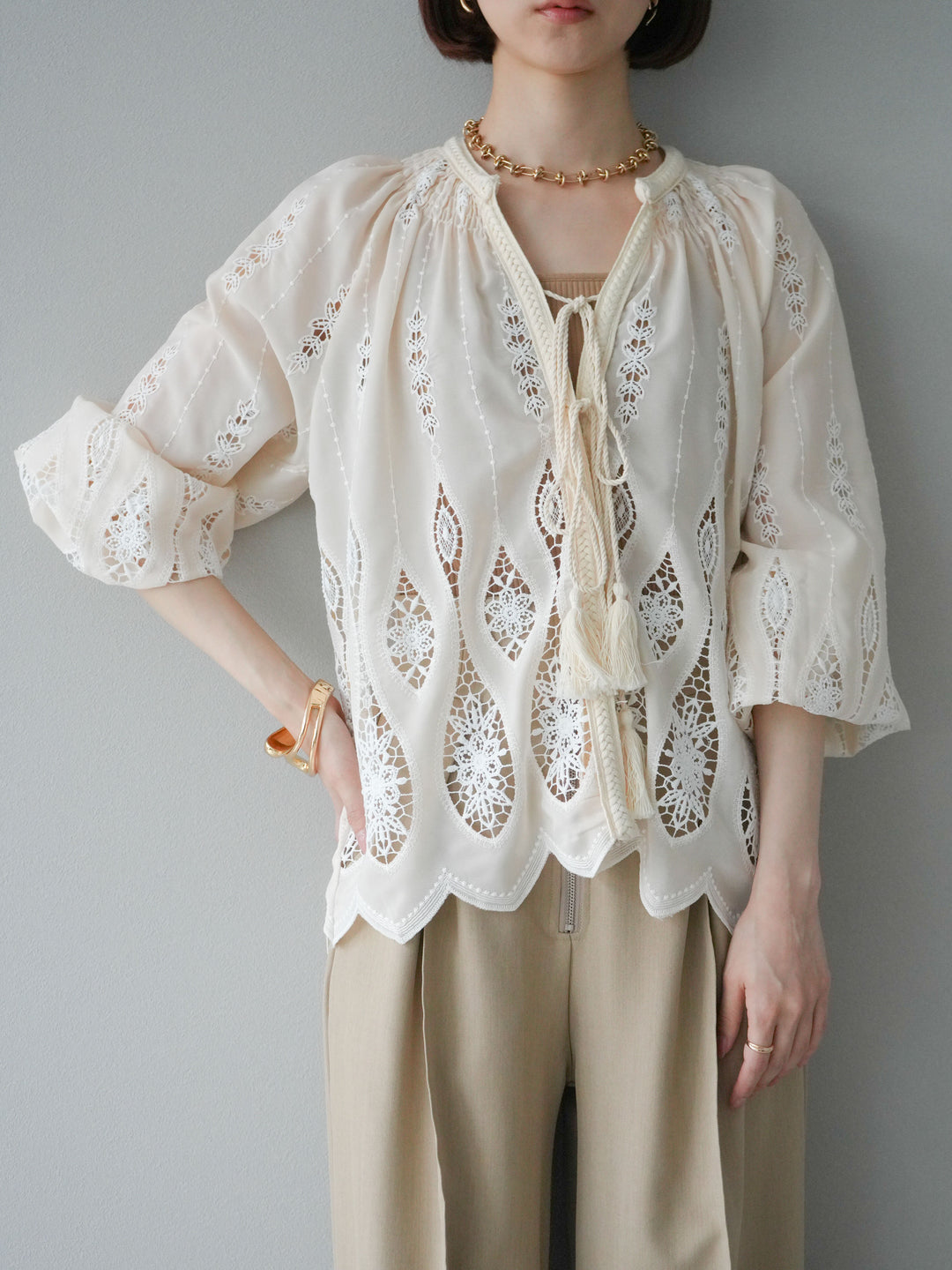 [予約]刺繍デザインブラウス/アイボリー