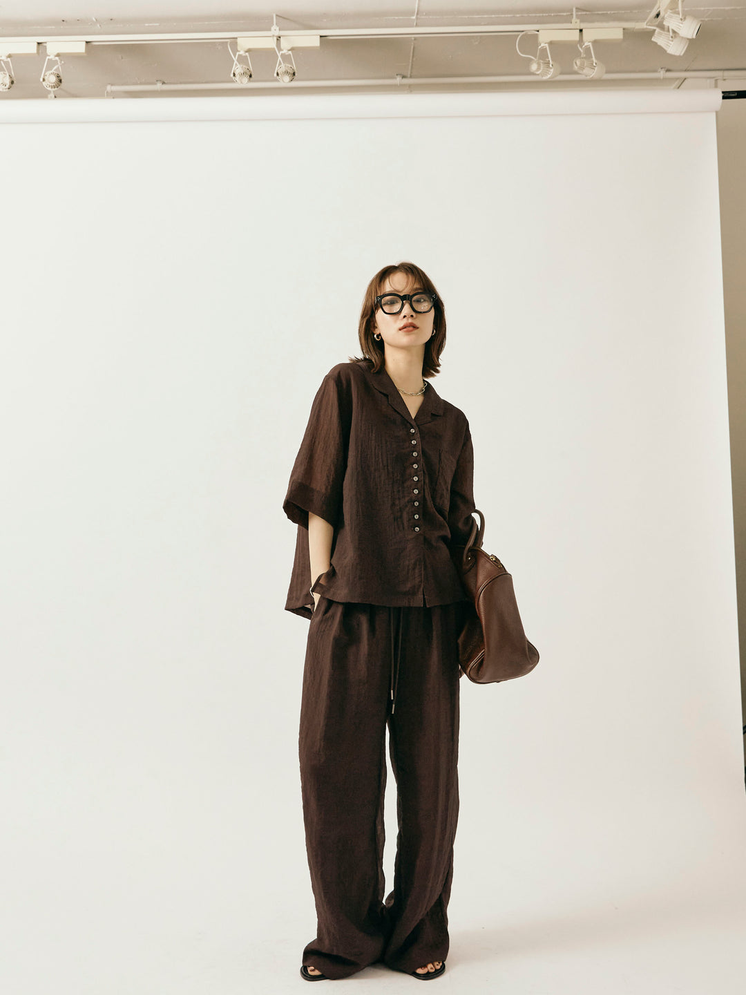 【Allure】[SET]シャイニースラブシアー開襟ハーフシャツ+シャイニースラブシアーワイドパンツ(2set)