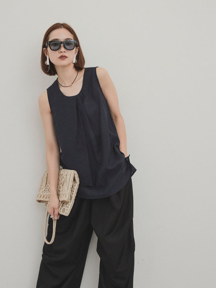 [SET] 透視褶皺不對稱上衣 + 設計環側褶褲 (2 件組)