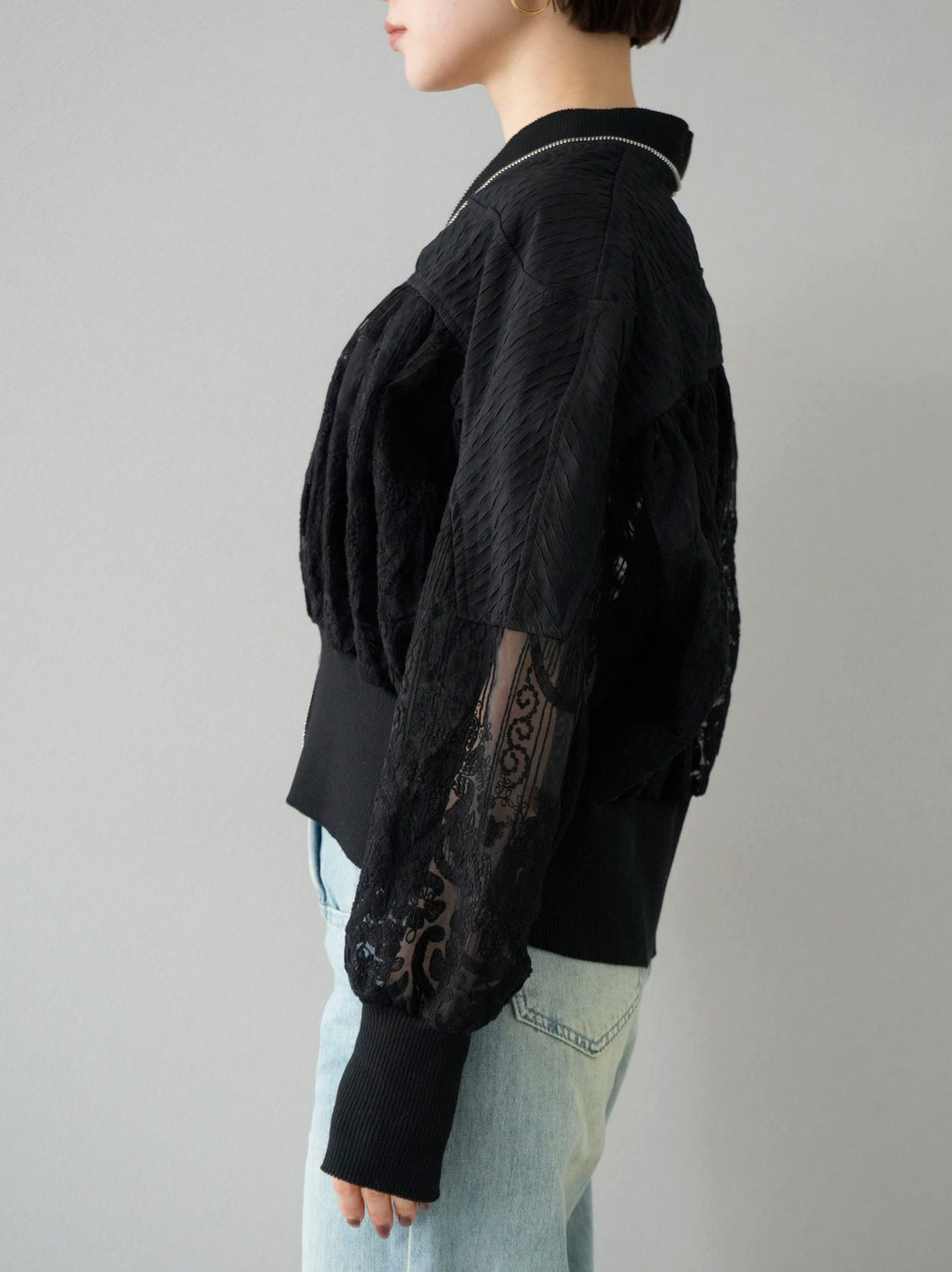 [Pre-order] Different material lace switching blouson/Black