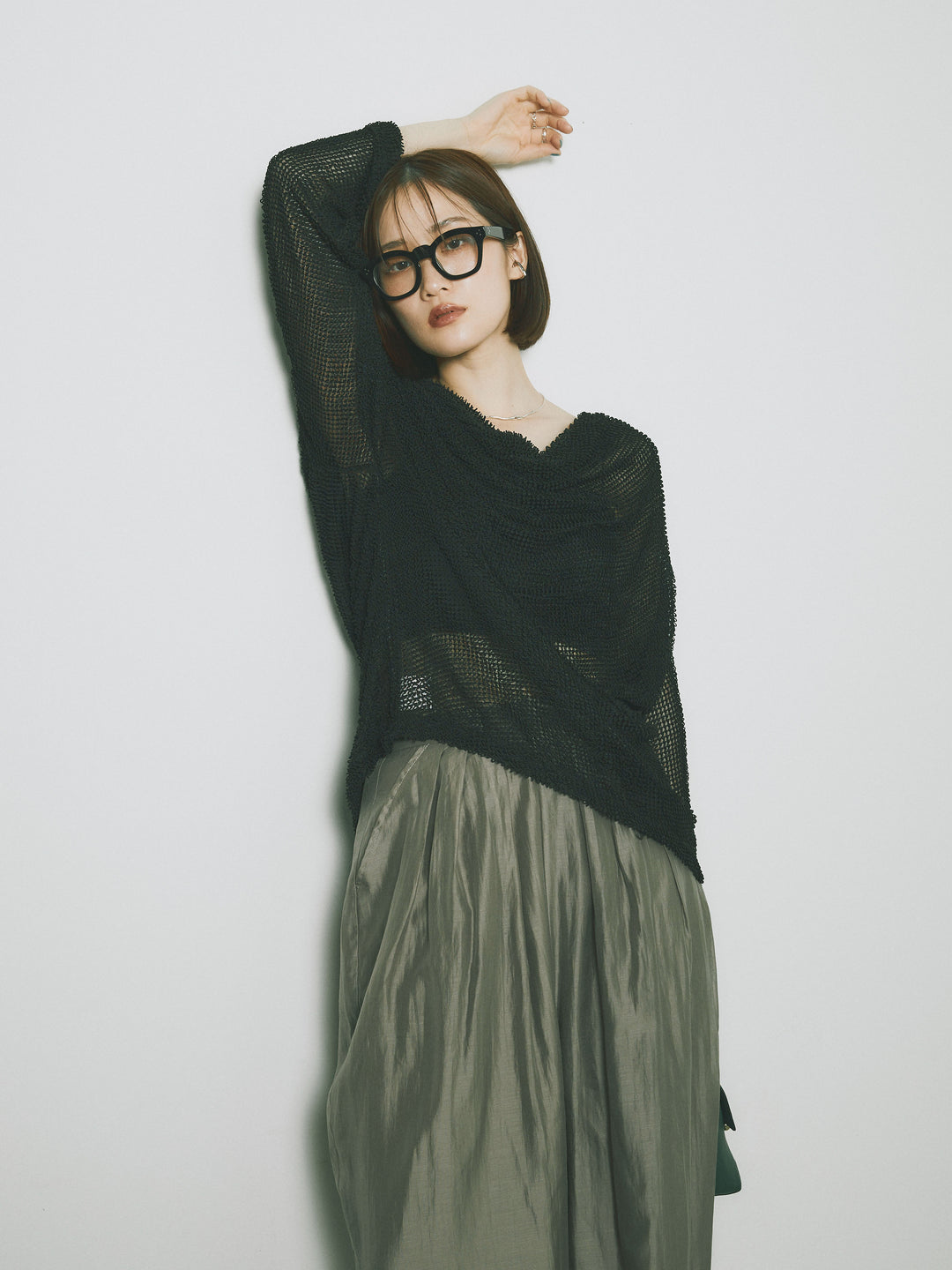 [SET] 後背垂墜網眼套頭衫 + 透明萊賽爾三折寬褲 (2 套)