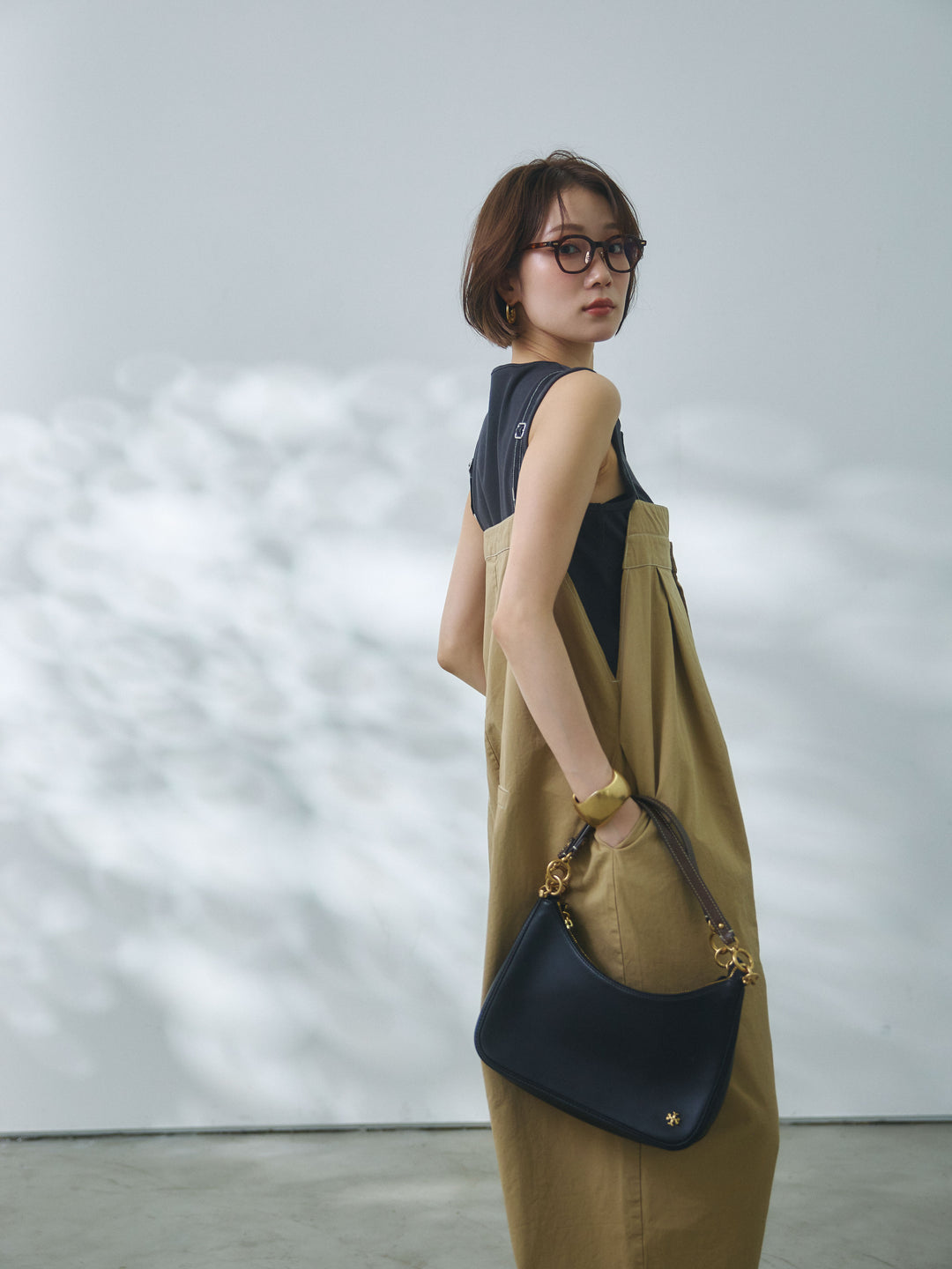 【Allure】[SET]カットオフコットンツイル配色ステッチサロペット+フロントボタンテレコリブタンクトップ(2set)