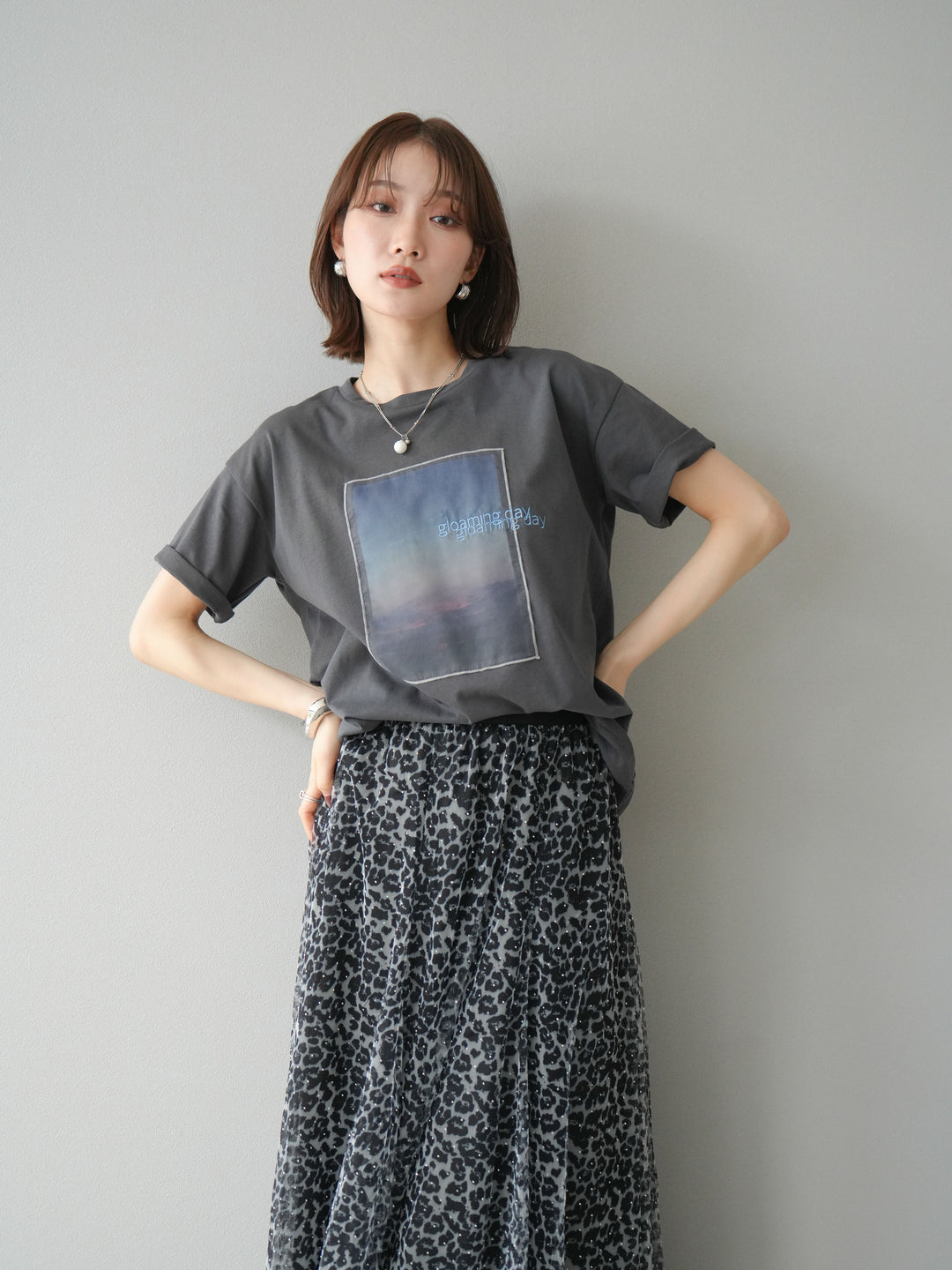 [予約]チュールレイヤードプリントTシャツ/チャコール