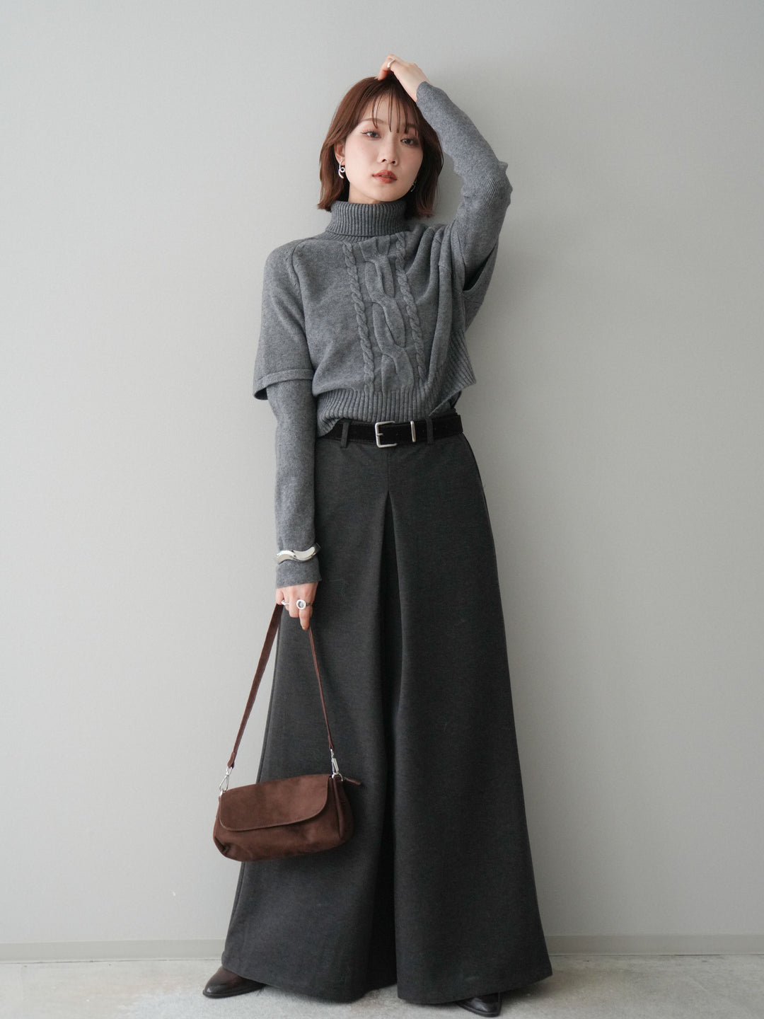 [予約]ベルト付きフロントタックワイドパンツ/charcoal