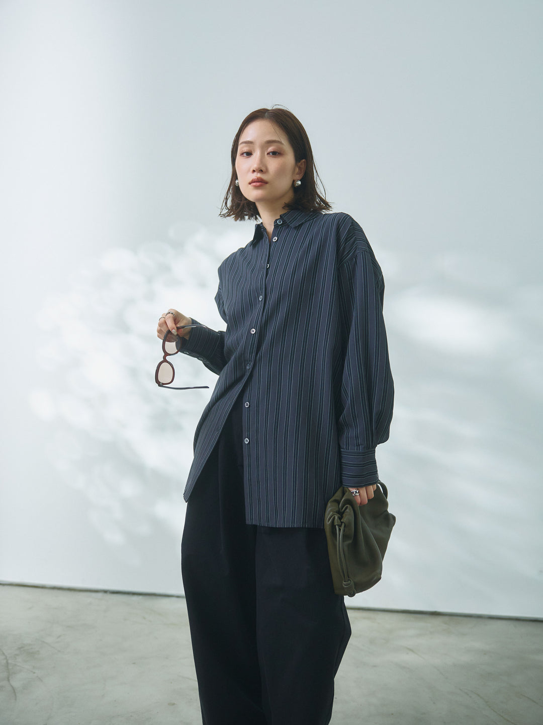 【Allure】[SET]ストライプオーバーシャツ+カットオフコットンツイルタックワイドパンツ(2set)