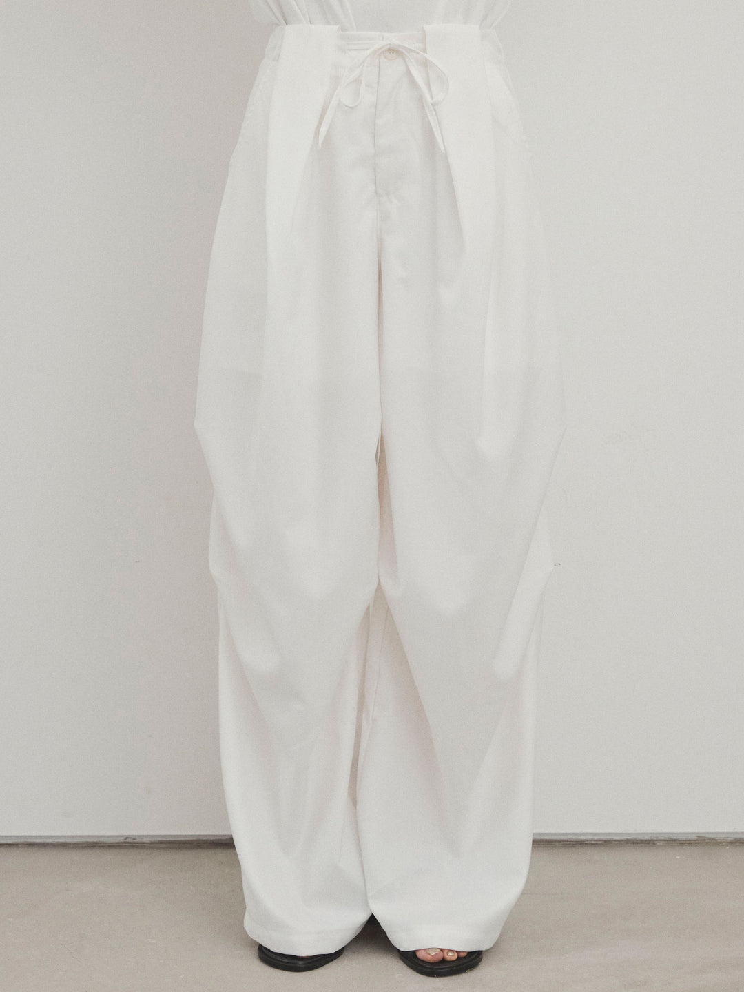 [預購] Design Loop 側邊褶褲/白色