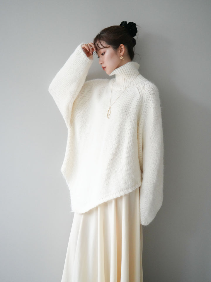 [予約]アシンメトリーハイネックニットプルオーバー/beige