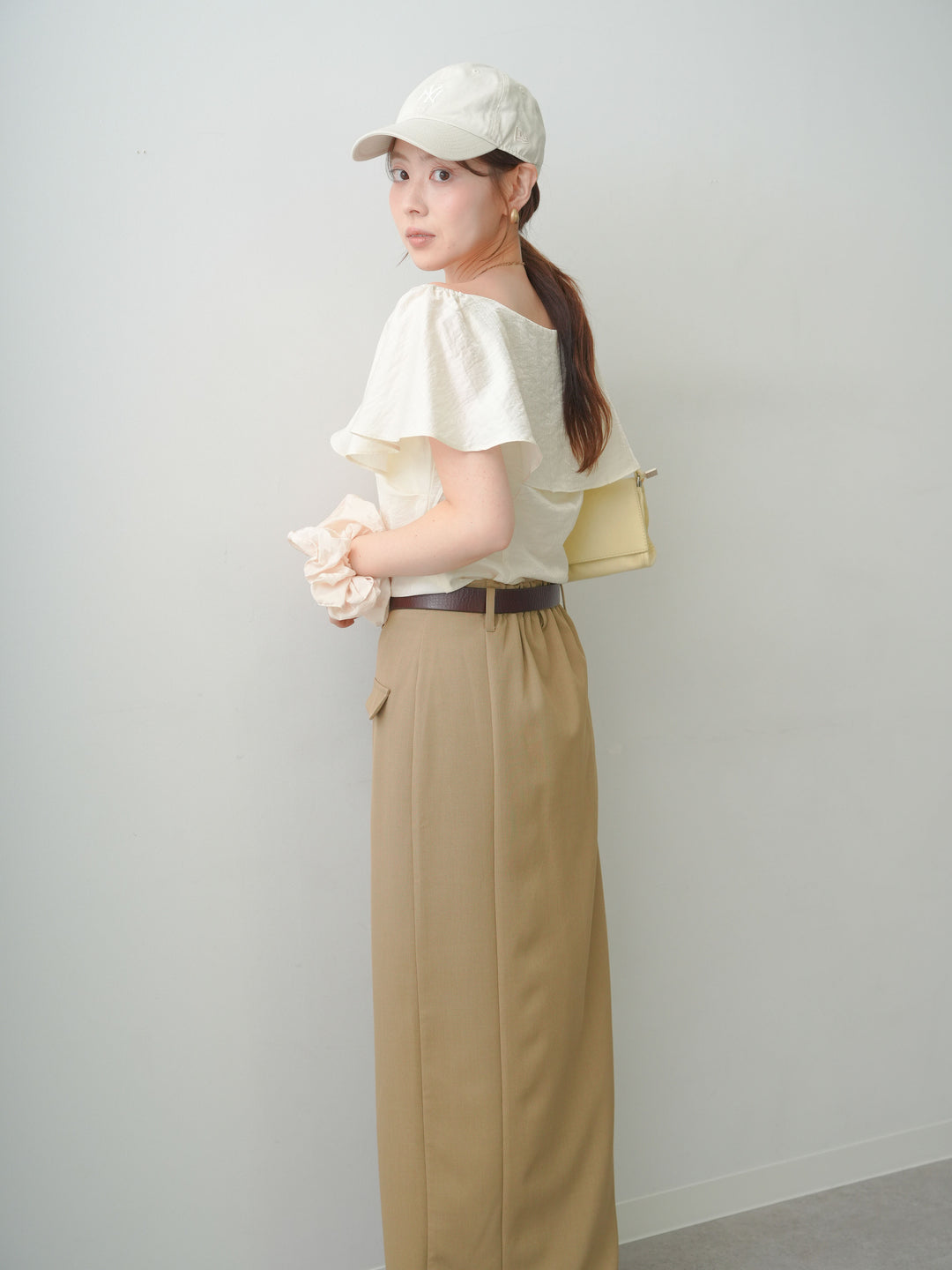 [SET]ラッフルオフショルブラウス+クレープデシンフラップ付きストレートスカート(2set)
