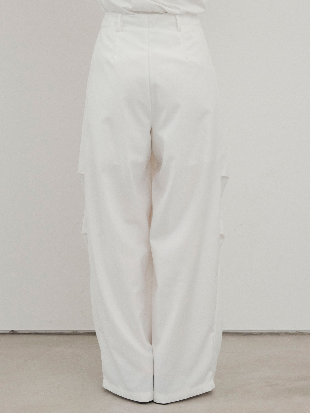 [預購] Design Loop 側邊褶褲/白色