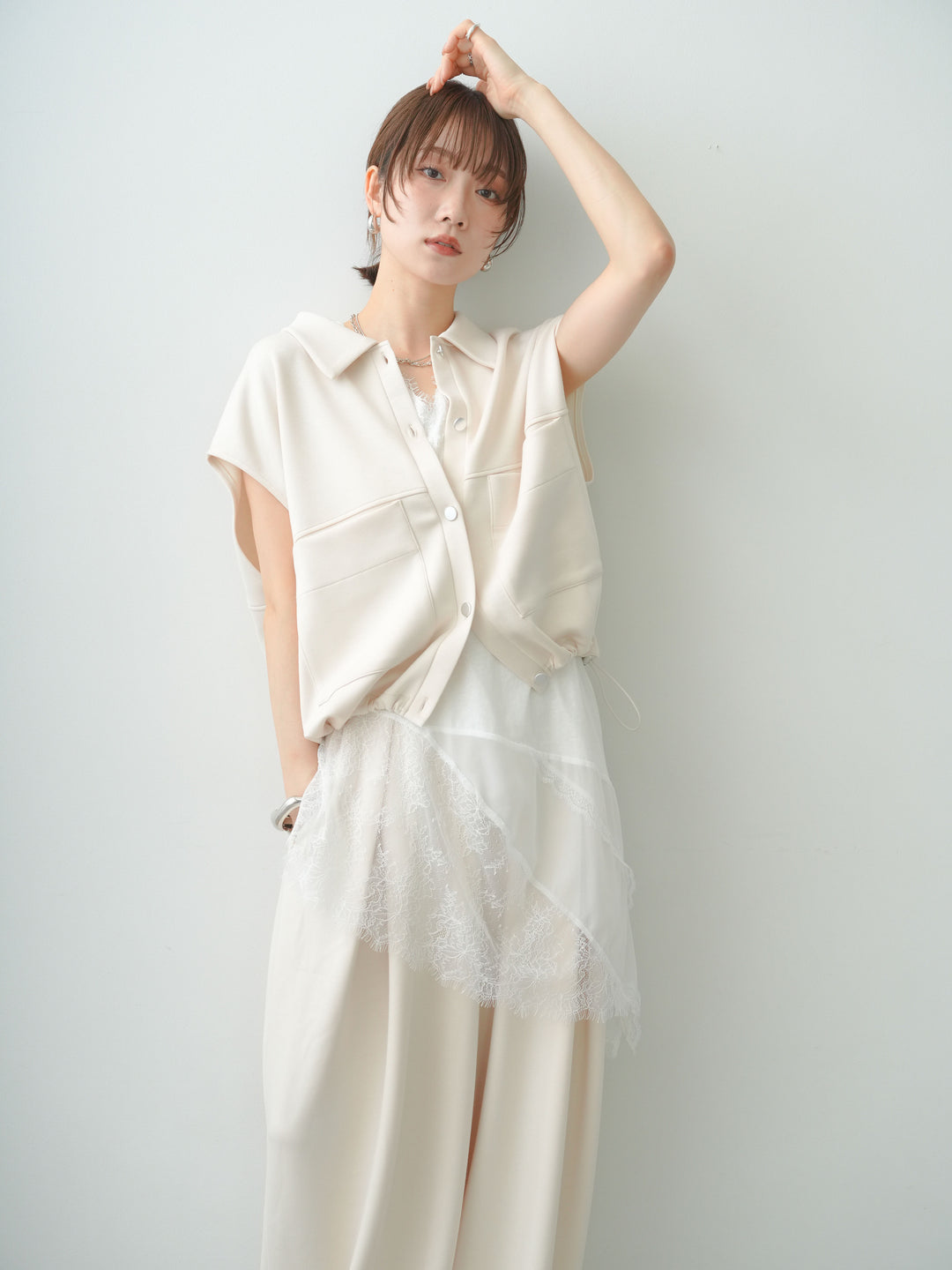 [予約]ヘムアシメレースドッキングノースリトップス/white
