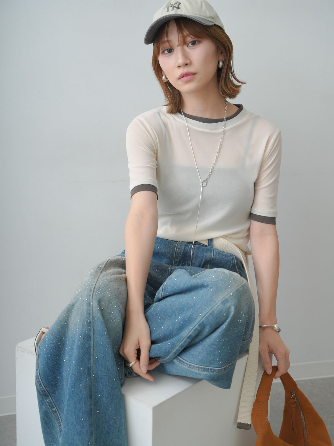 [SET]トリムレイヤードシアー半袖トップス+フロントビジューカーブデニムパンツ(2set)