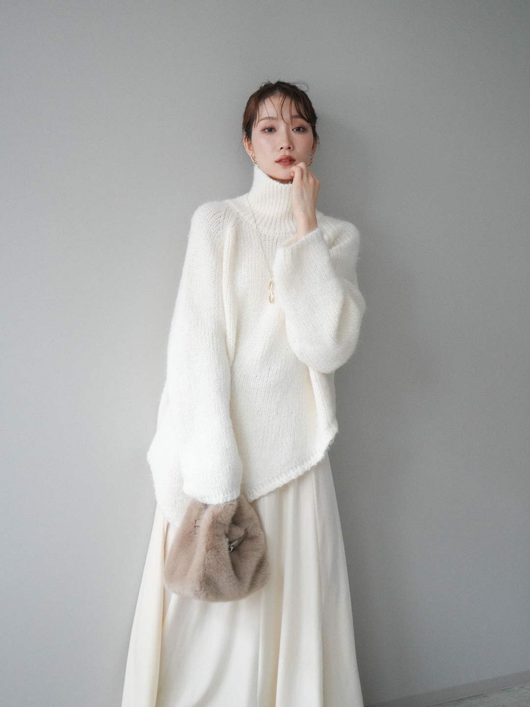 [予約]アシンメトリーハイネックニットプルオーバー/beige