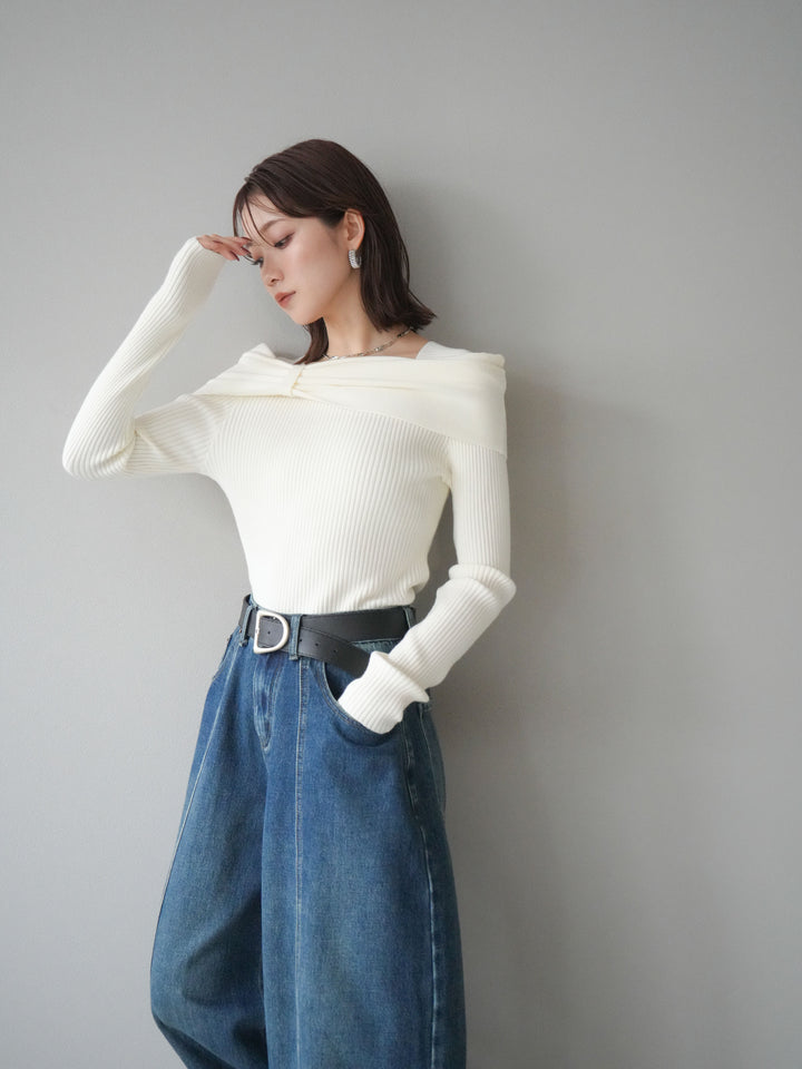 [予約]リボンモチーフオフショルリブニットトップス/white