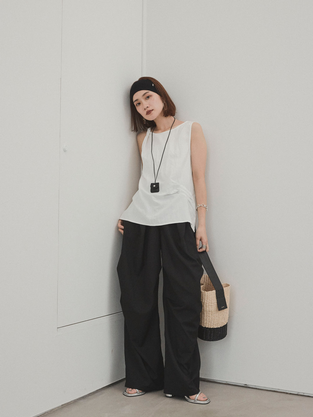 [SET] 扭紋無袖上衣配皮項鍊 + 扭紋無袖上衣配皮項鍊 (2件套)