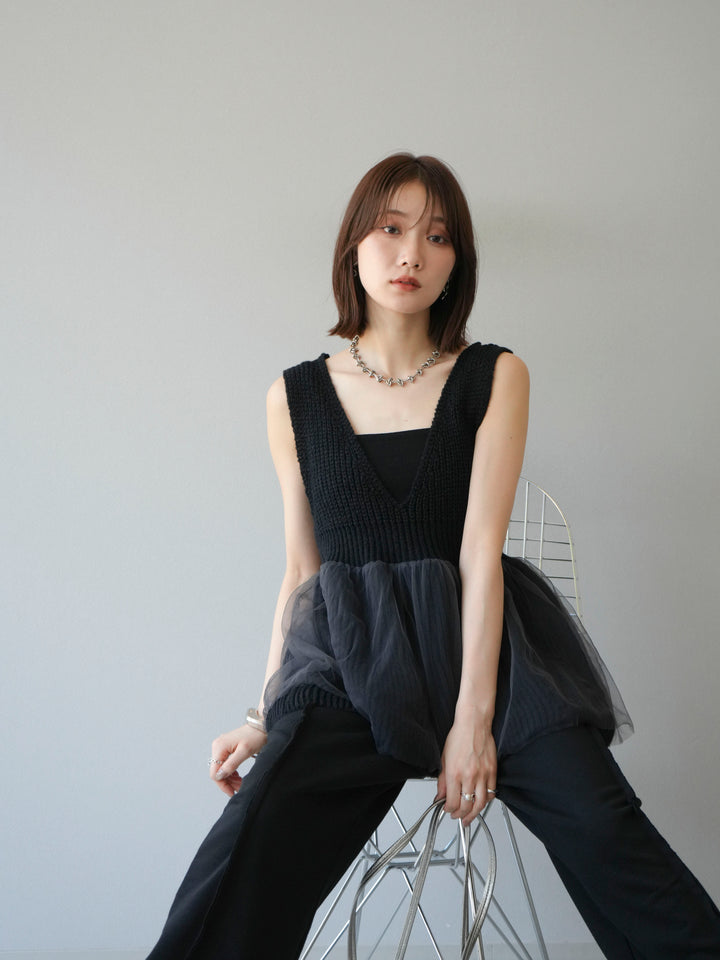 [予約]チュールレイヤードペプラムニットベスト/ブラック
