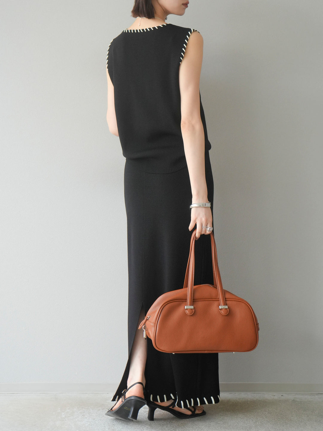 【預購】亞麻質感手縫針織緊身裙/黑色