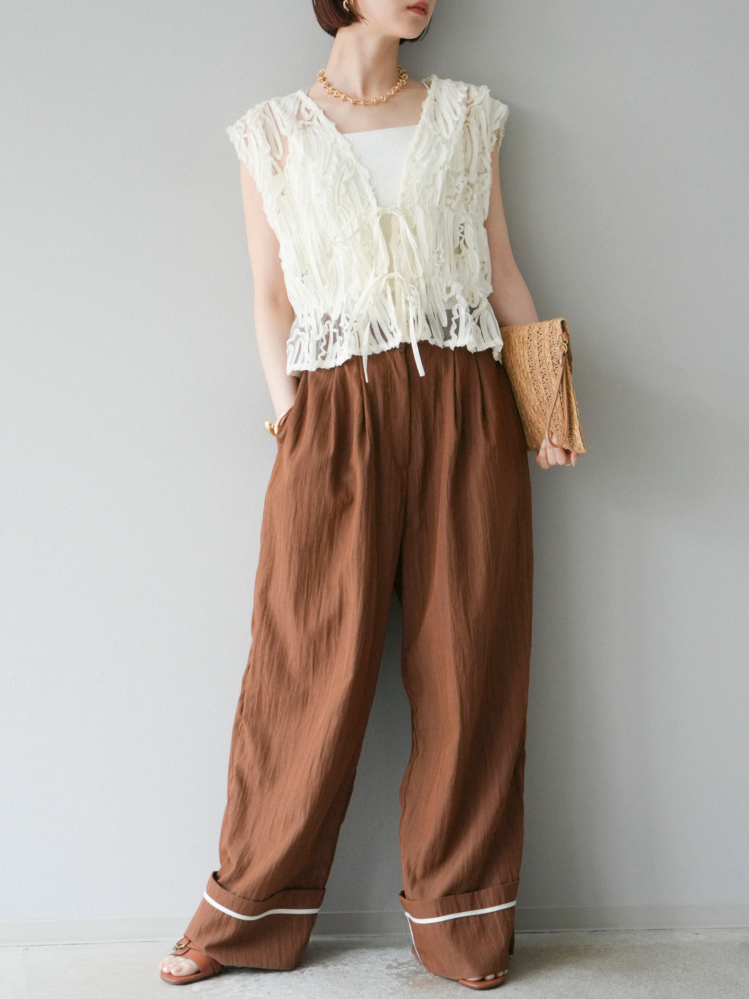 [SET] 提花蕾絲蝴蝶結上衣+麻質下擺迴力寬褲（2件套）