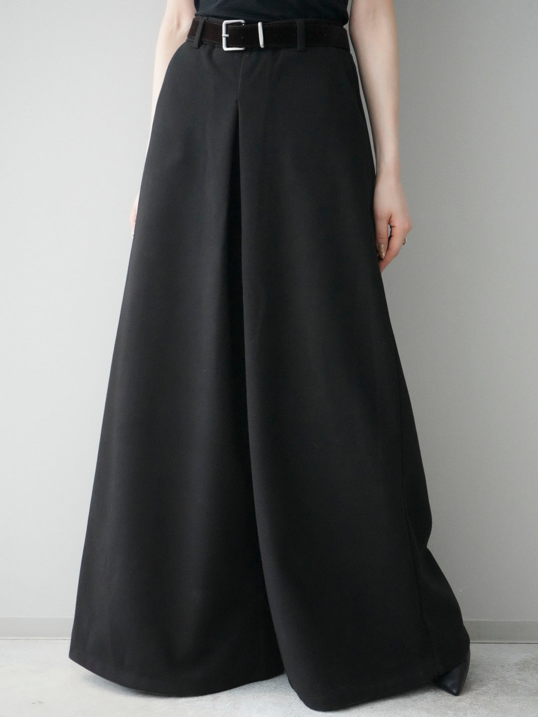 [予約]ベルト付きフロントタックワイドパンツ/black