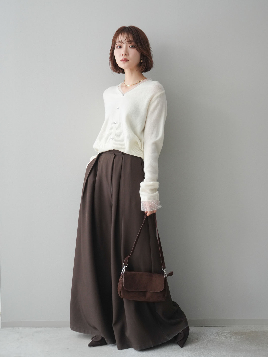 [SET]ドットチュールレイヤードボタンニットトップス+テープベルトタックバギーパンツ(2set)