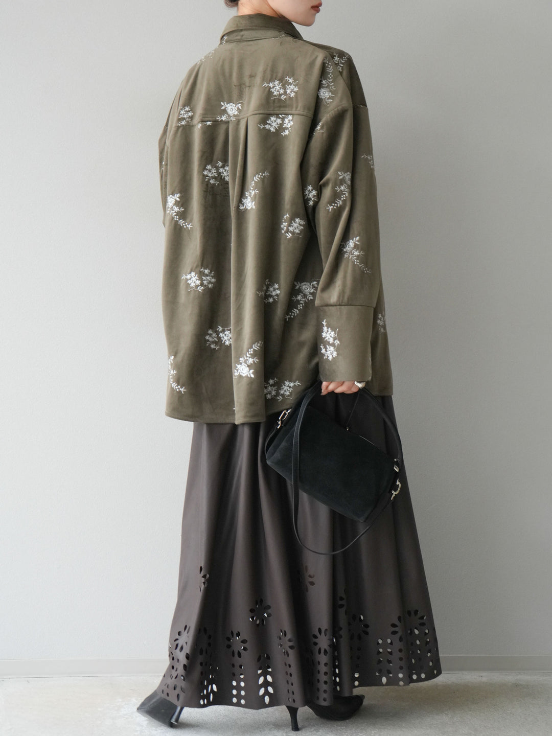 [予約]フラワーパンチングレザースカート/ブラウン