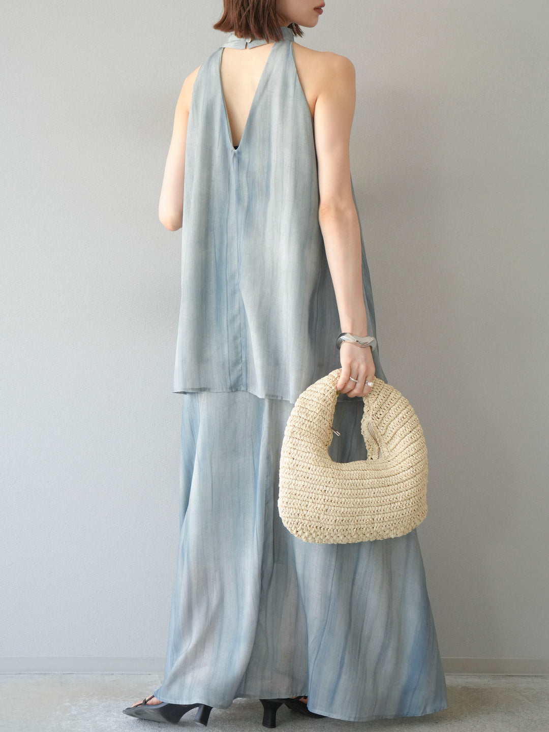 [SET] 細膩花紋V領襯衫＆喇叭裙（2套）