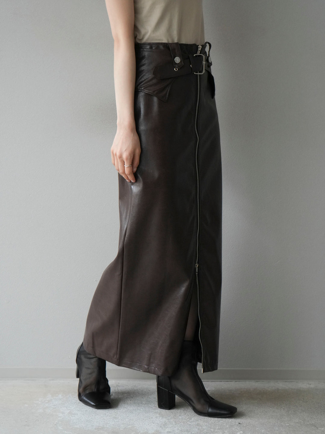 [予約]ベルトデザインレザータッチZIPタイトスカート/ブラウン