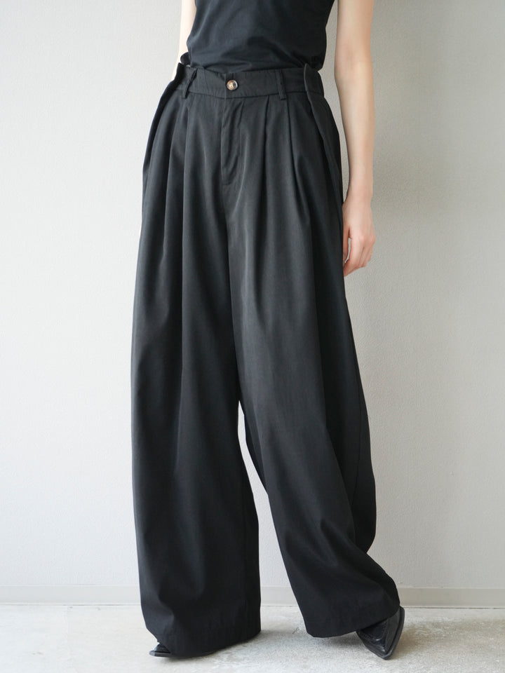 [予約]タックデザインワイドパンツ/ブラック