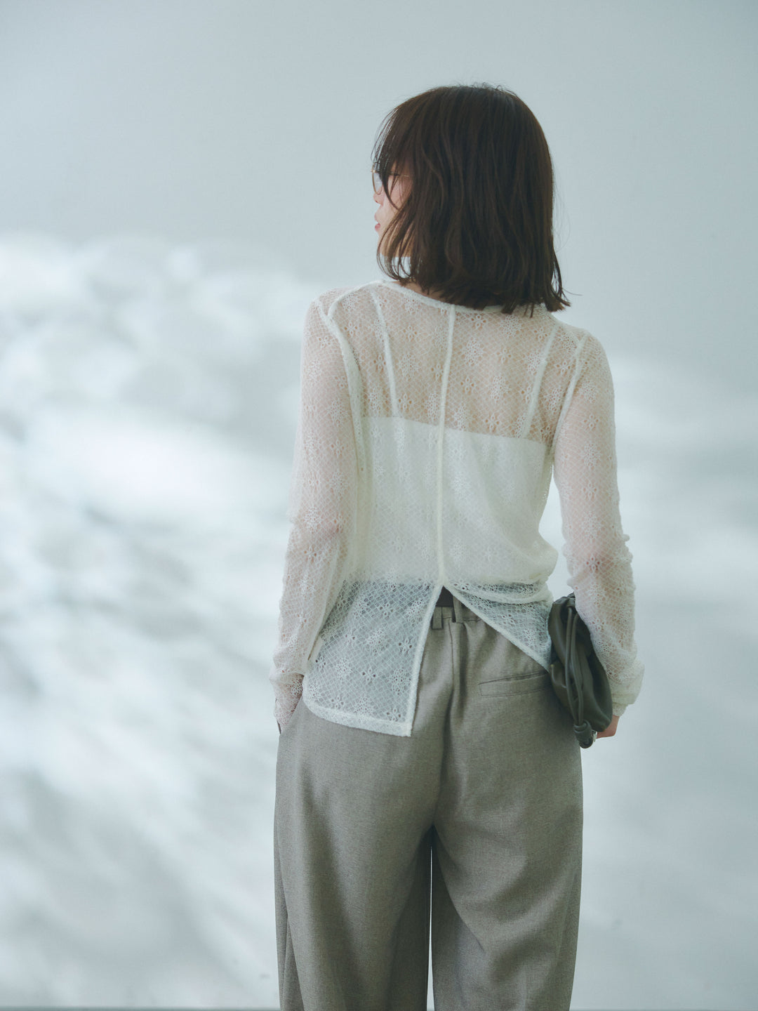 【預購】網紗蕾絲上衣/off