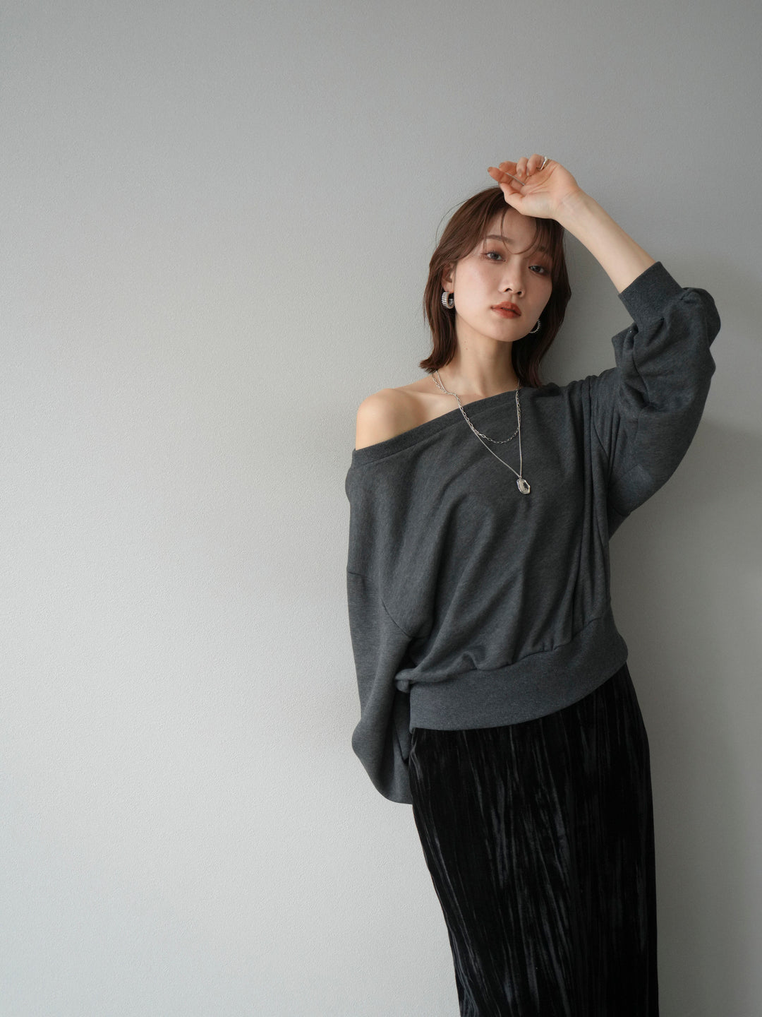 [予約]オフショルスウェットプルオーバー/チャコール