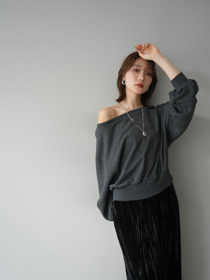 [予約]オフショルスウェットプルオーバー/チャコール