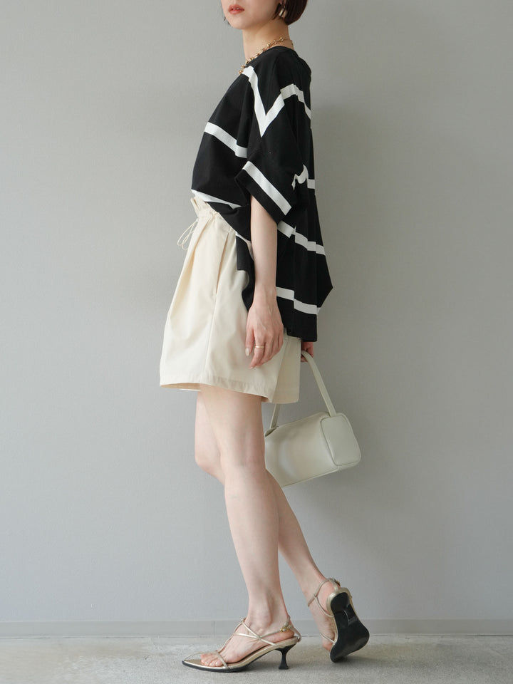 [預購] ICE TOUCH 荷葉邊褶皺短褲/米白色