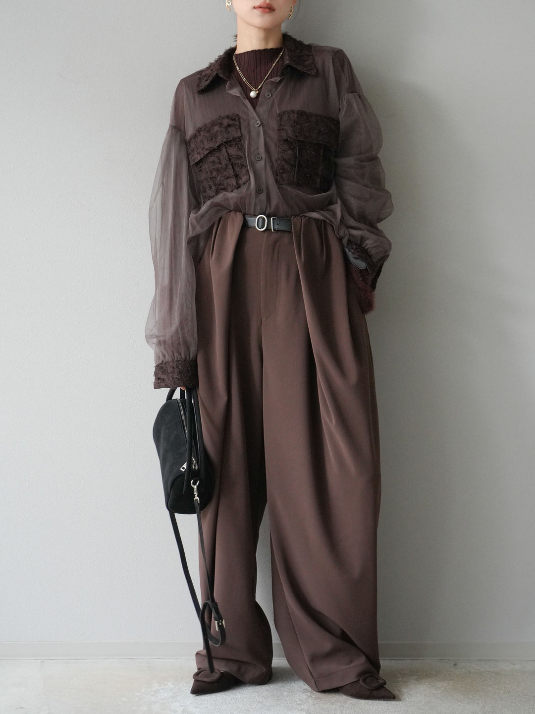 [SET]フリンジジャガード×チュールレイヤードシャツ+アームシャギーランダムリブニットトップス+ベルト付タックワイドパンツ(3set)