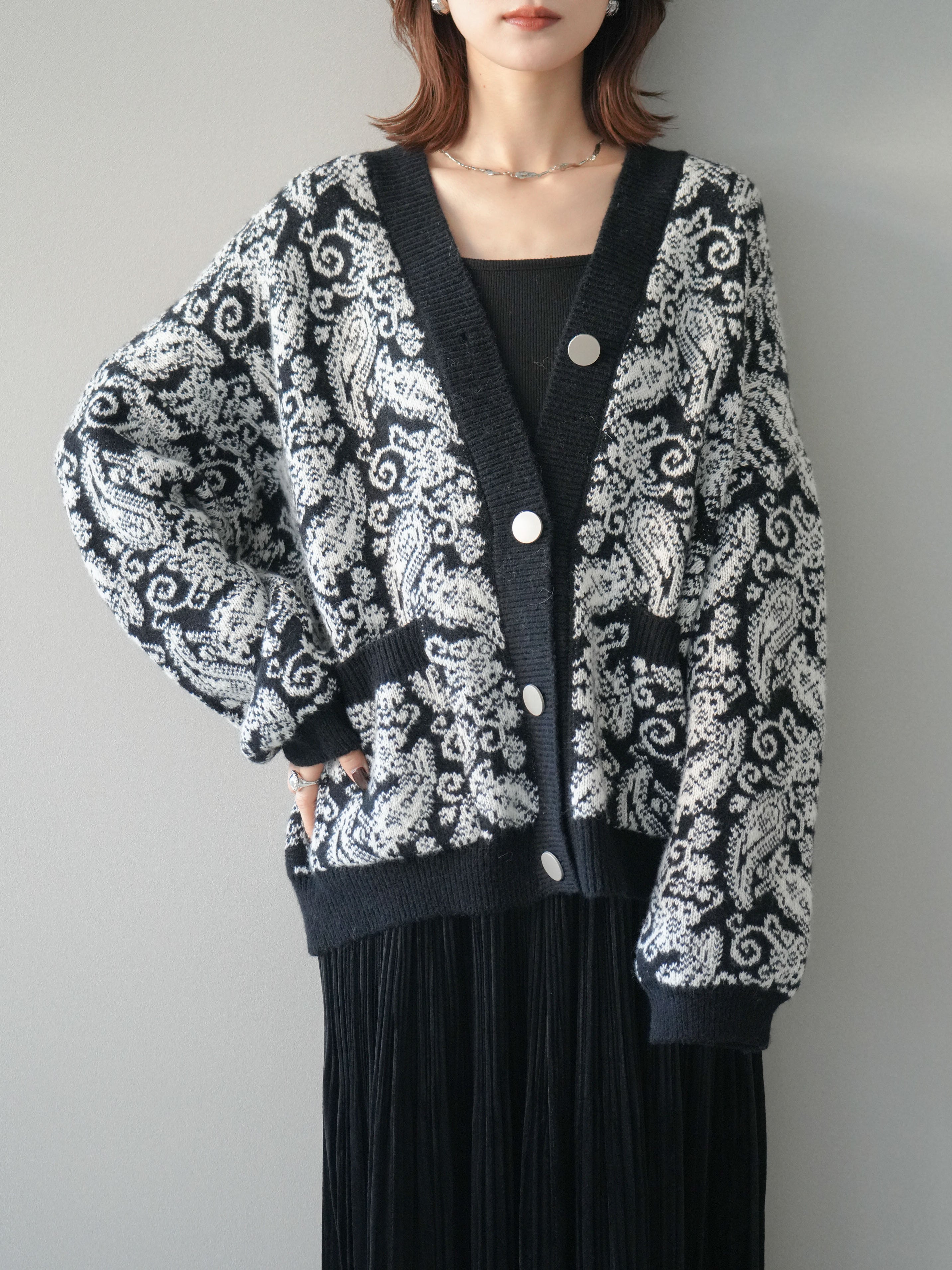 予約]ペイズリー柄ニットカーディガン/black – Lumier