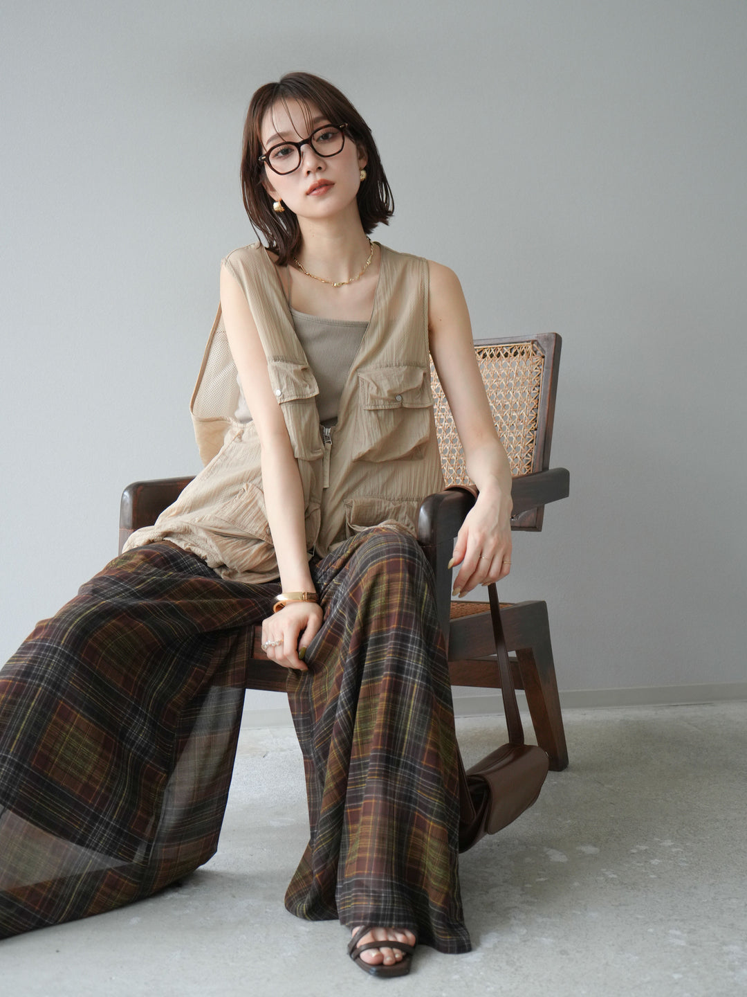 [預購] 尼龍大口袋透視背心/米色