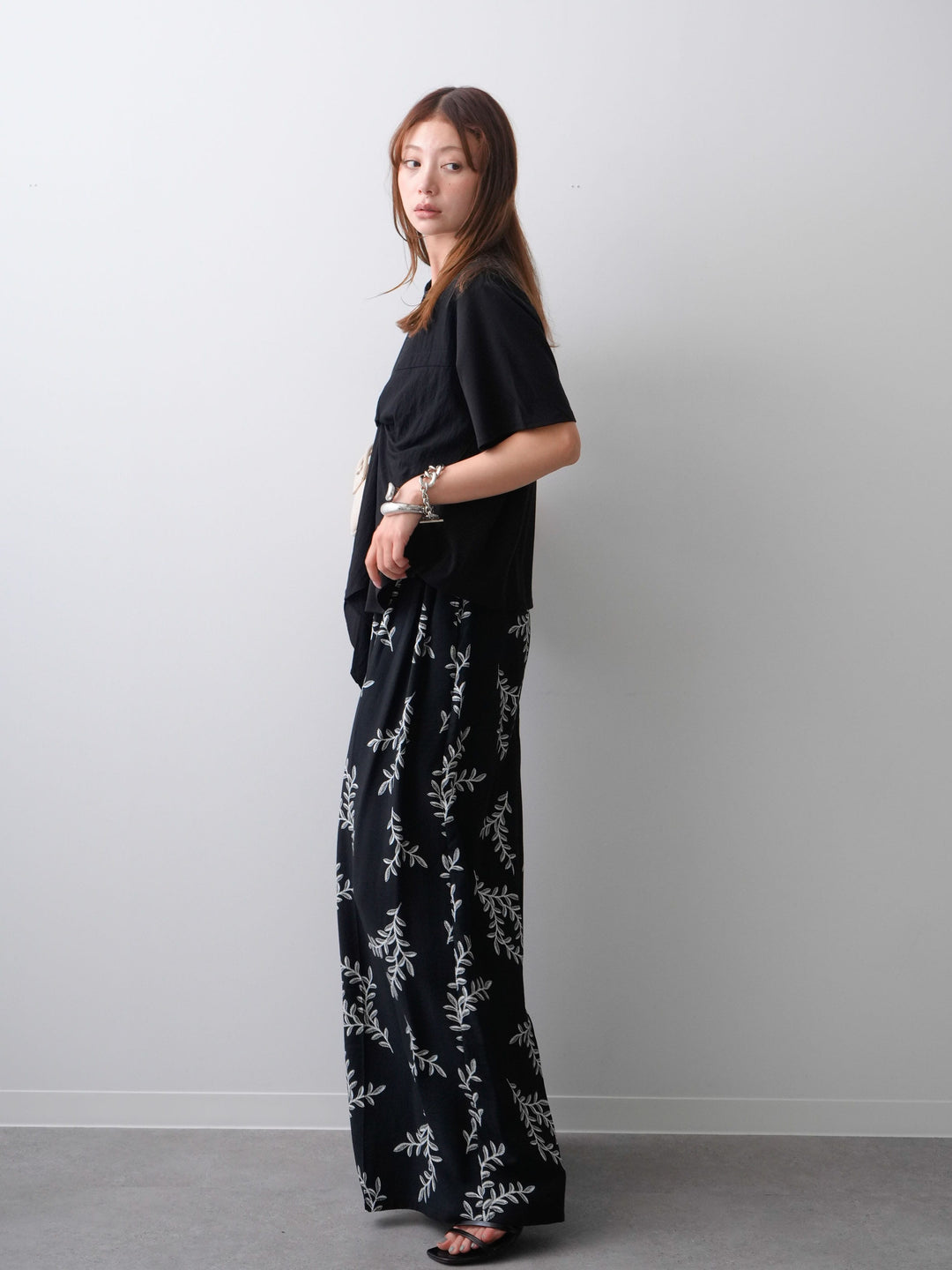 [SET]ラッフルドッキングTEE+リーフプリントタックワイドパンツ(2set)
