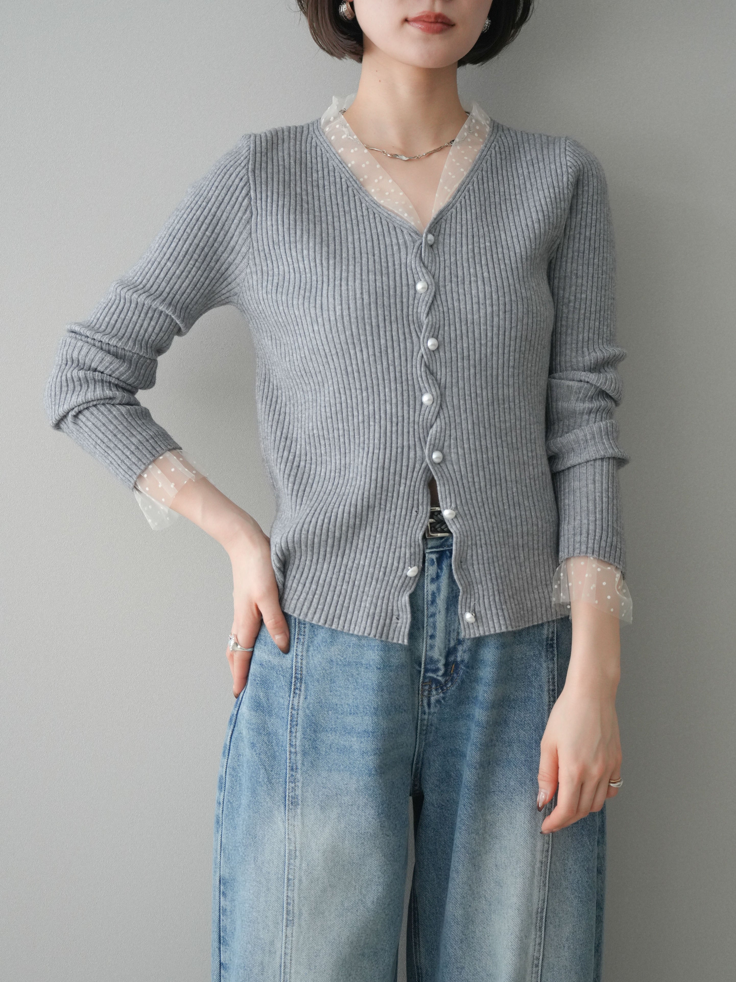 【kolor 24AW】カーディガン ドッキング プリーツスカート グレー 2 予約]チュールドッキングパールボタンニットカーディガン/gray – Lumier
