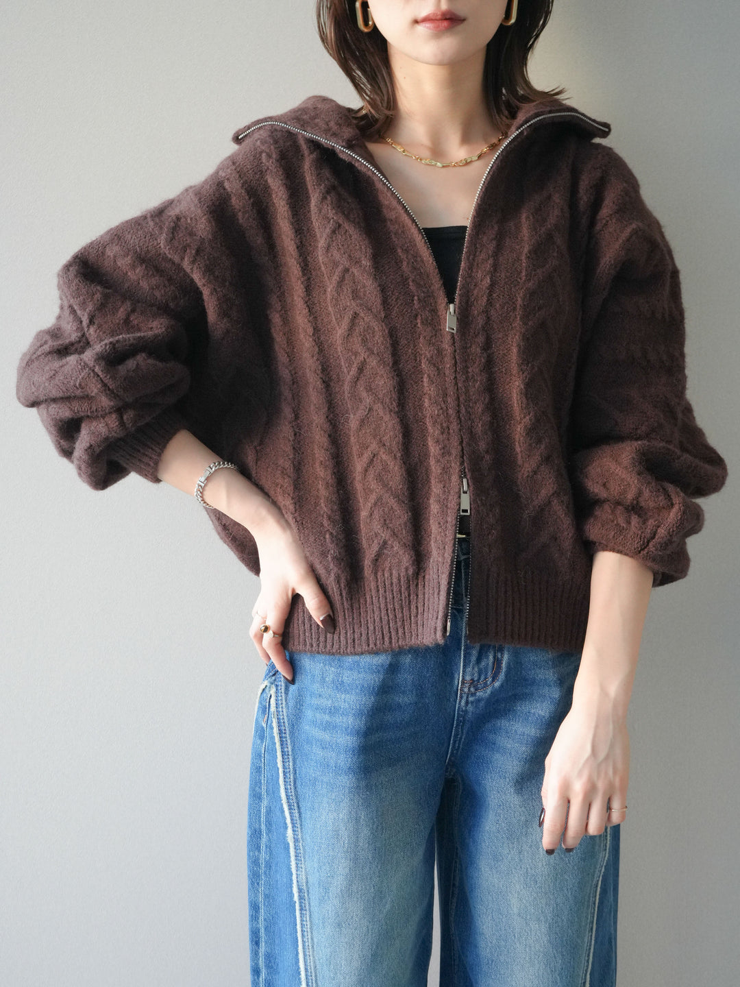 [SET]ケーブル編みハイネックZIPニットカーディガン+サイドフリンジワイドデニムパンツ(2set)