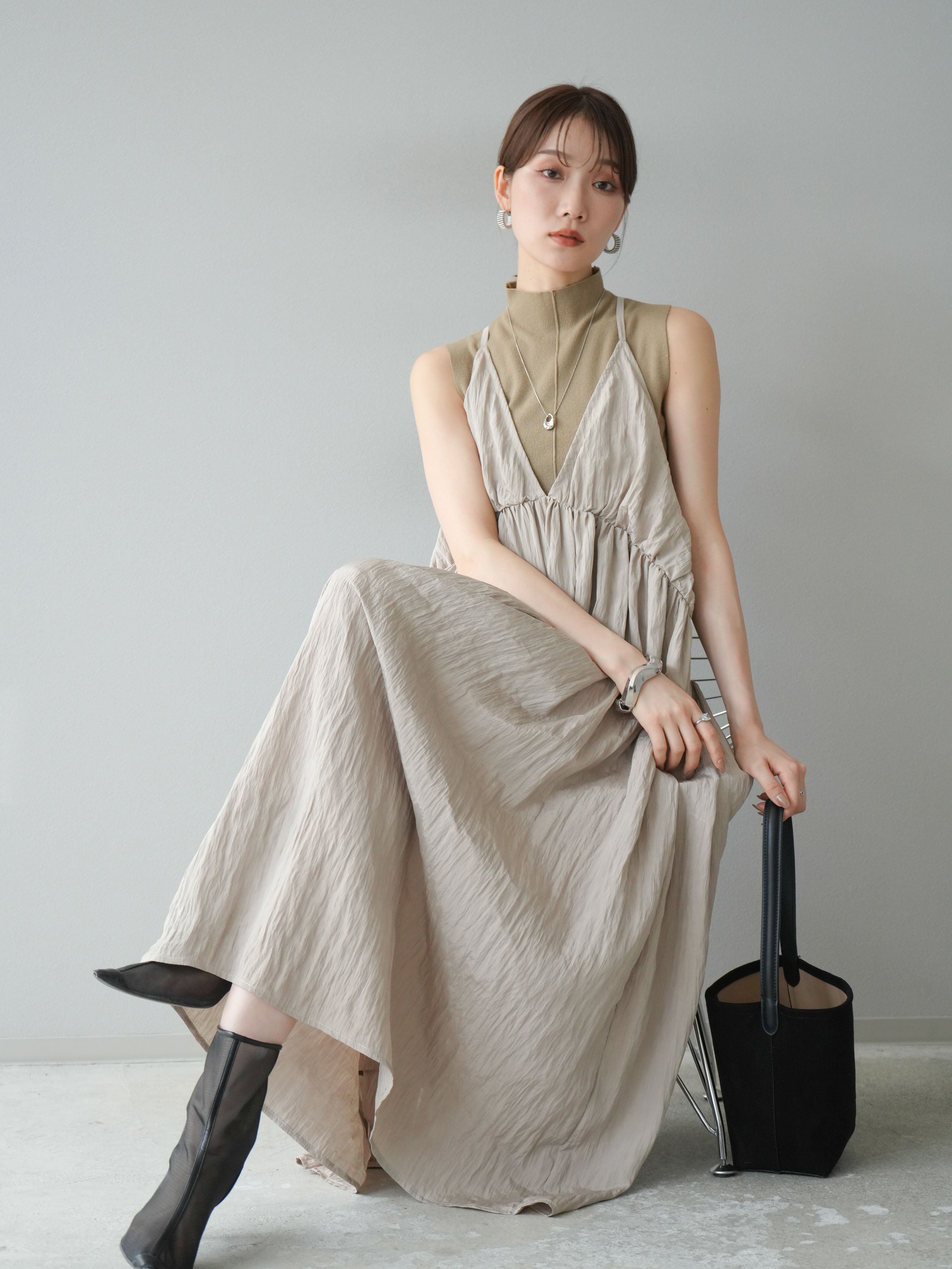 予約]シボ加工シャイニーキャミワンピース/ベージュ – Lumier