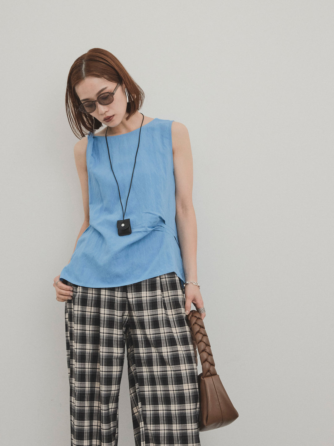 [SET] 扭紋無袖上衣配皮項鍊 + 扭紋無袖上衣配皮項鍊 (2件套)