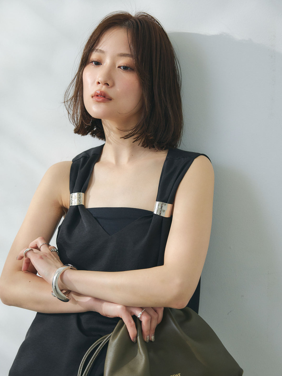 【Allure】[SET]メタルモチーフノースリーブブラウス+ウエストフリンジカットオフカーブデニムパンツ(2set)