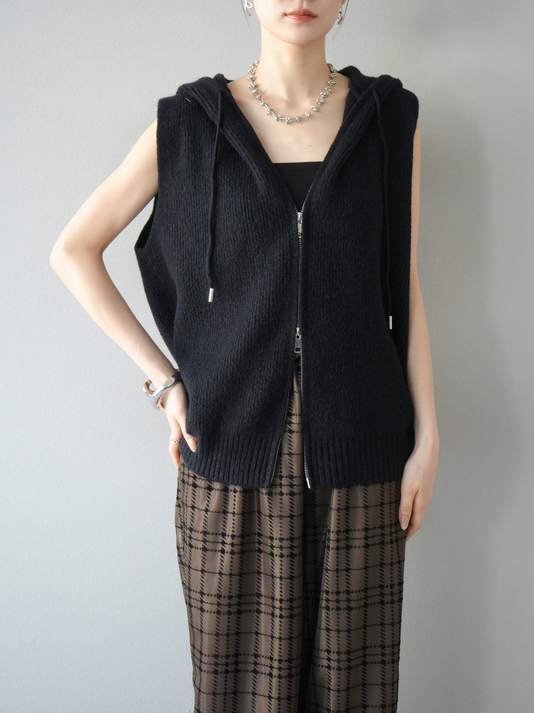 [予約]ノースリーブニットパーカー/ブラック