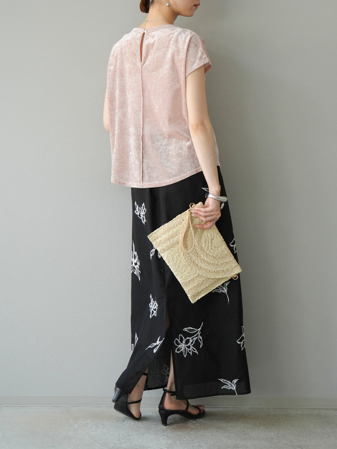 [予約]フラワー刺繍ナロースカート/ブラック