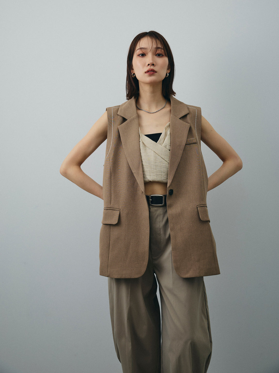 [SET]ステッチデザインベスト+リネンライクカシュクールデザインビスチェ+コクーンワイドチノパンツ(3set)